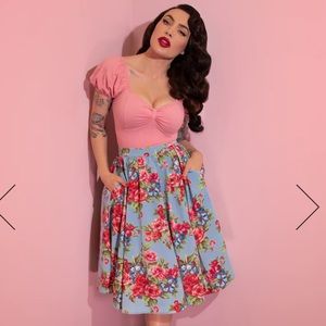 VACATION SWING SKIRT IN VINTAGE BLUE AND RED ROSE PRINT - 3X
